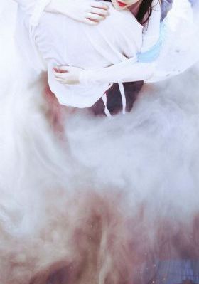 美女校花张开腿让我电影